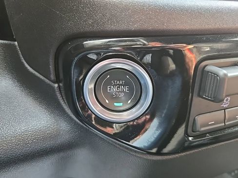 Used 2025 Chevrolet Silverado 2500 LT w/ Convenience Package AWD/4WD image 63