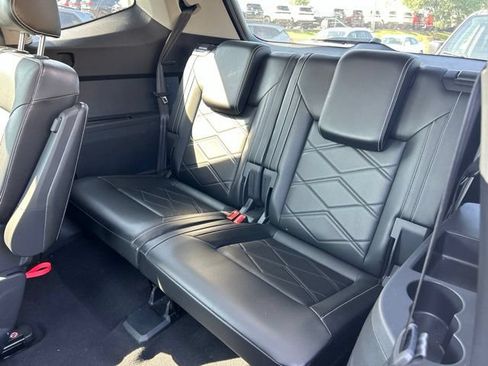 Used 2024 Volkswagen Atlas SE AWD/4WD image 10