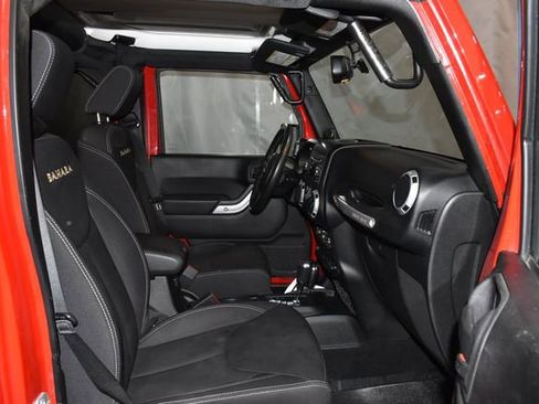 Used 2013 Jeep Wrangler Unlimited Sahara w/ Connectivity Group image 16