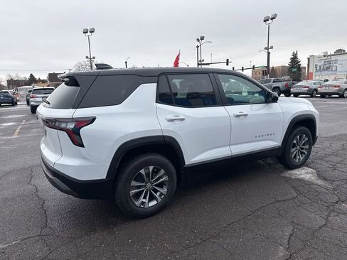 New 2026 Chevrolet Equinox LT image 8