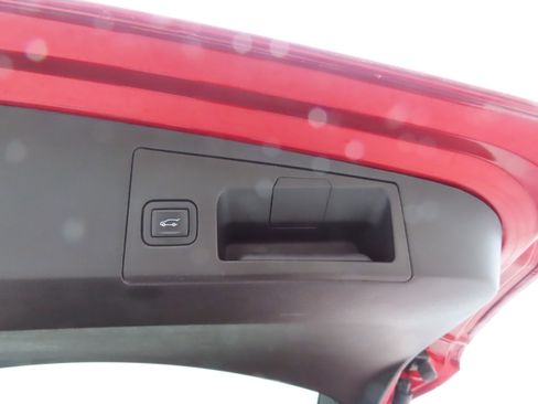 Used 2022 Cadillac XT5 Premium Luxury w/ Technology Package image 22