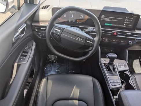 Used 2026 Kia Sportage EX FWD image 17