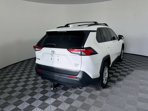 Used 2019 Toyota RAV4 XLE w/ Convenience Package AWD/4WD image 3