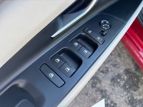 Certified 2025 Hyundai Elantra Limited image 14