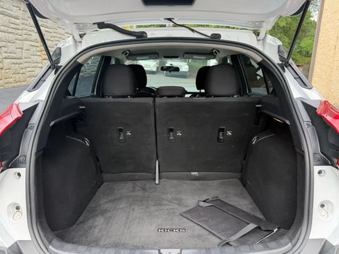 Used 2019 Nissan Kicks S FWD image 33