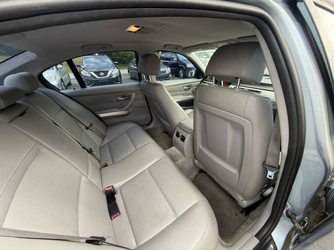Used 2011 BMW 328i Sedan RWD image 17
