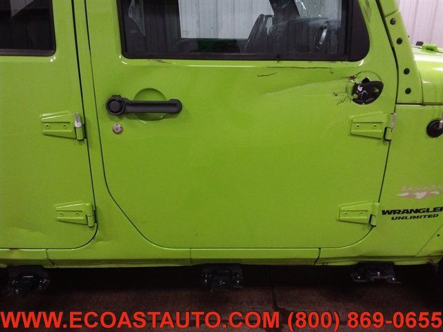 Used 2013 Jeep Wrangler Unlimited Sahara w/ Connectivity Group AWD/4WD image 25