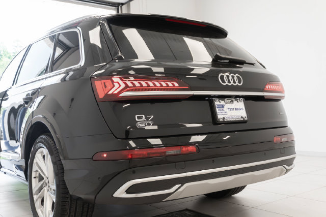 Used 2023 Audi Q7 3.0T Premium Plus AWD/4WD image 12
