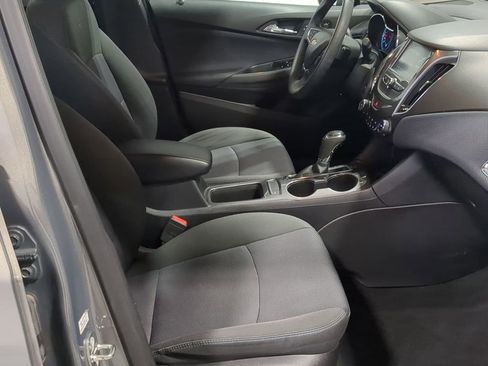 Used 2018 Chevrolet Cruze LT w/ Convenience Package image 27