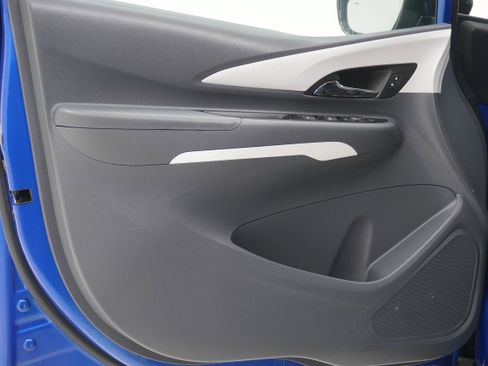 Used 2018 Chevrolet Bolt LT image 13