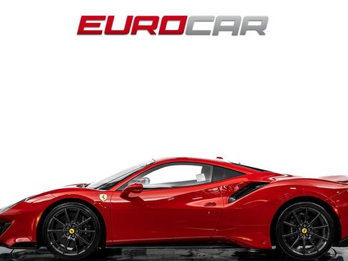 Used 2019 Ferrari 488 Pista Coupe RWD image 2