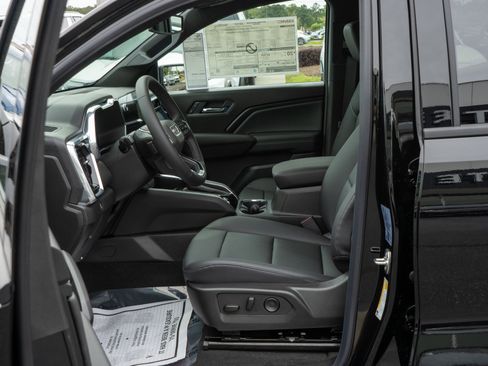 New 2026 GMC Canyon Elevation RWD image 18
