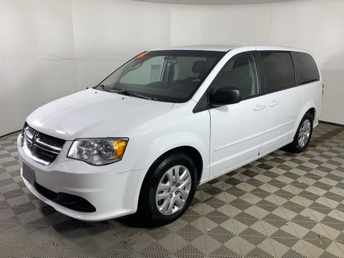 Used 2016 Dodge Grand Caravan SE w/ Quick Order Package 29E SE image 2