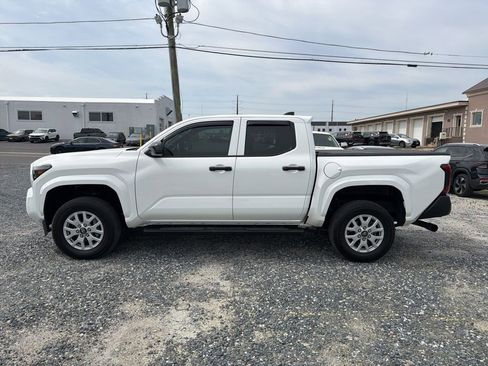 Used 2025 Toyota Tacoma SR w/ SR Upgrade Package image 2
