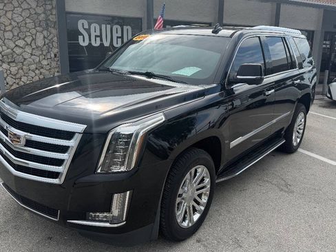 Used 2018 Cadillac Escalade 2WD image 1