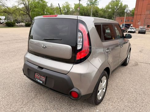 Used 2015 Kia Soul FWD image 6