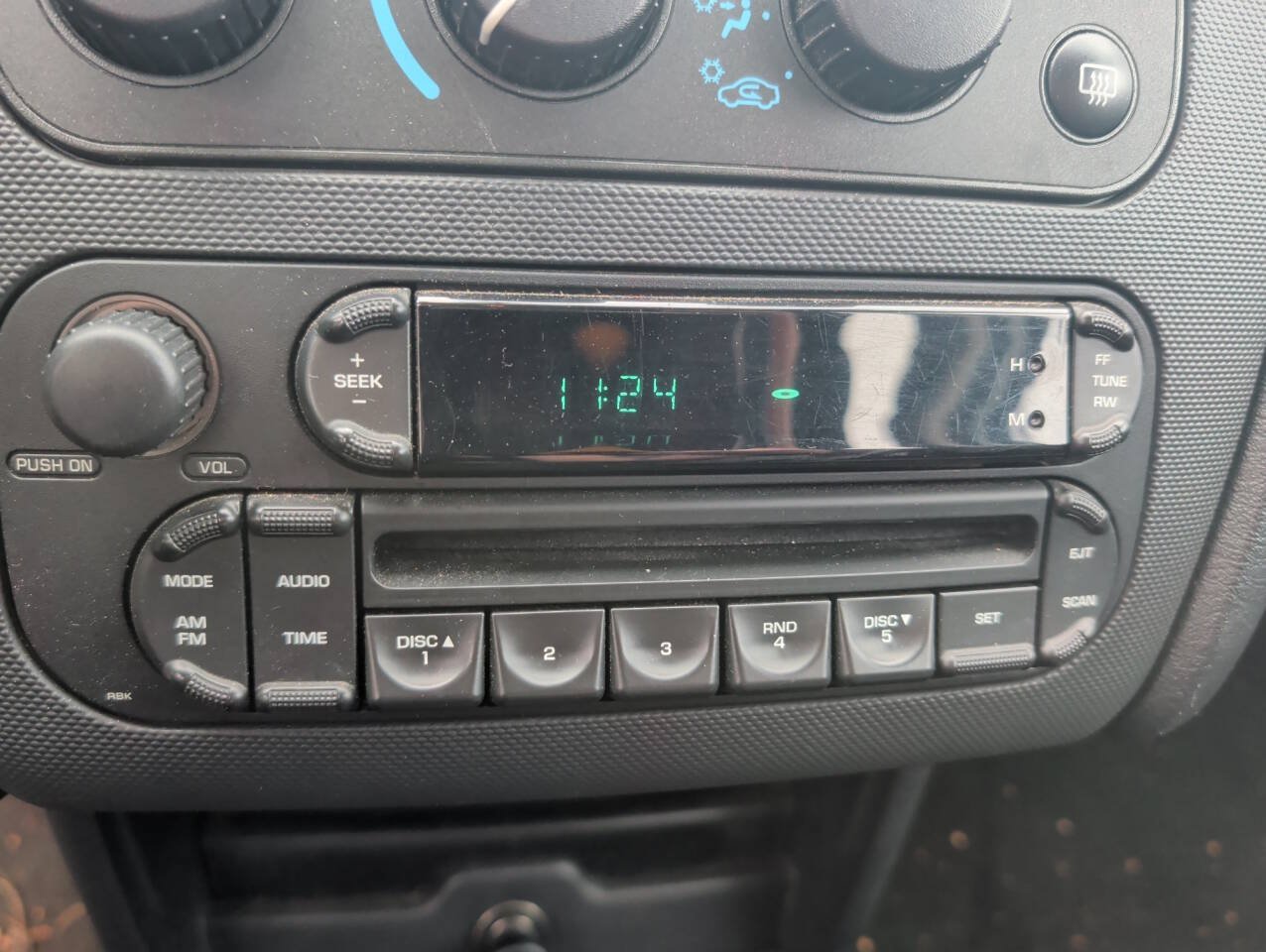 Used 2005 Dodge Stratus SXT FWD image 34