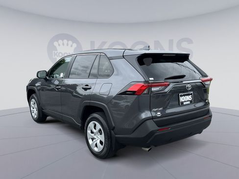 Used 2023 Toyota RAV4 LE FWD image 4