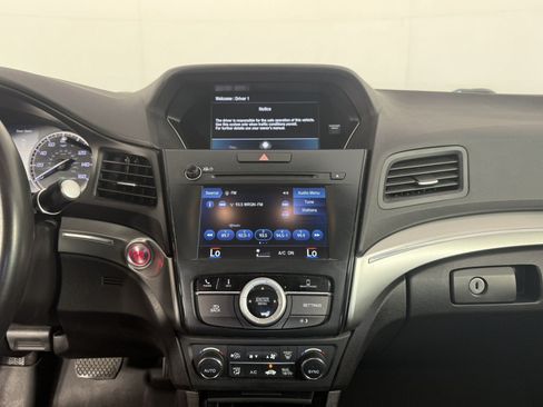 Used 2022 Acura ILX w/ Premium Package FWD image 19