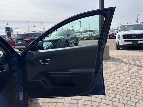 Used 2025 Kia K4 FWD image 35