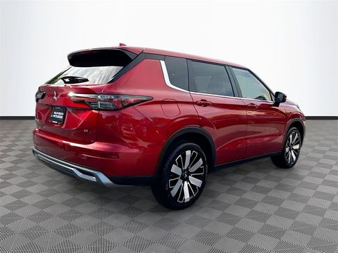 New 2025 Mitsubishi Outlander SE image 5