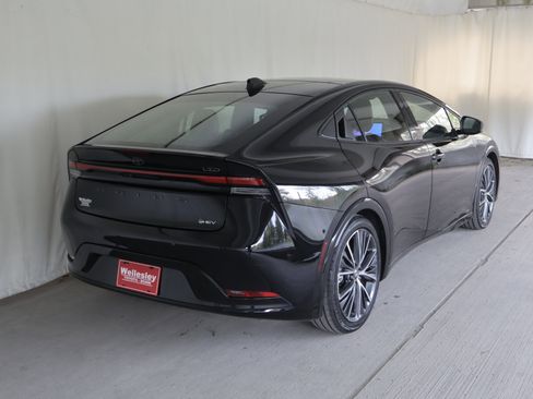 Used 2024 Toyota Prius Limited w/ Limited Premium Package AWD/4WD image 7