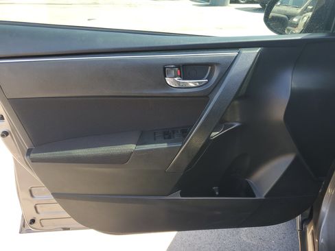 Used 2019 Toyota Corolla LE FWD image 9