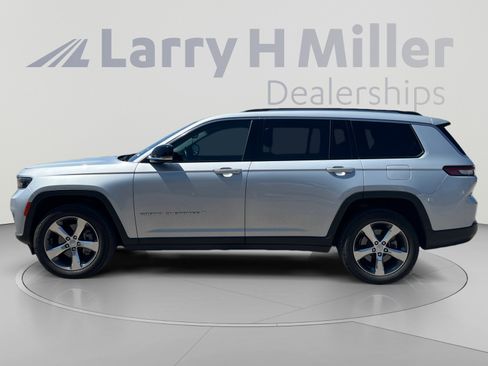 Used 2022 Jeep Grand Cherokee L Limited RWD image 2