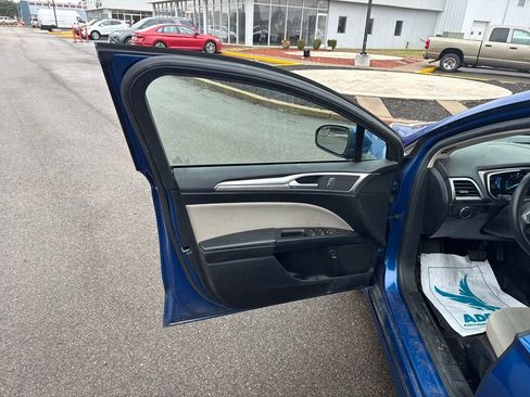 Used 2018 Ford Fusion S image 12