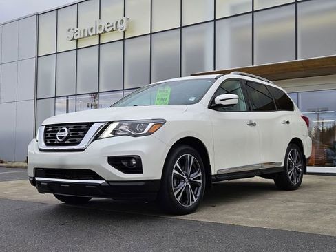 Used 2020 Nissan Pathfinder Platinum image 1