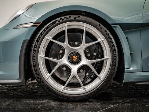 Certified 2024 Porsche 911 GT3 RS RWD image 12