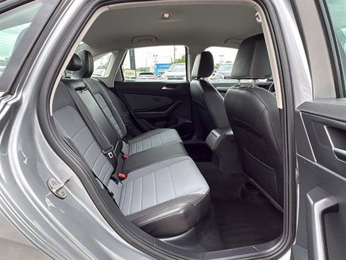Certified 2025 Volkswagen Jetta SE FWD image 15