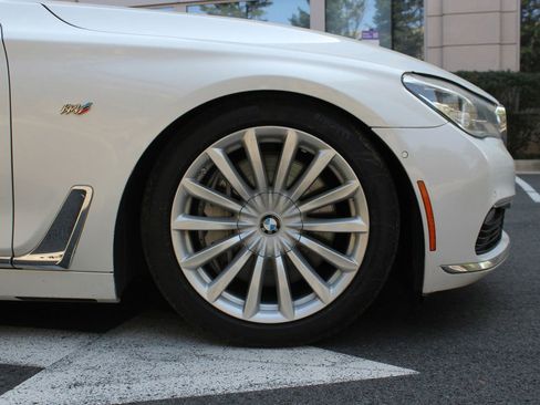 Used 2017 BMW 750i xDrive image 4