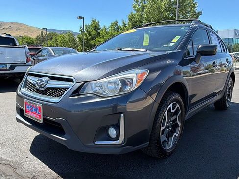 Used 2017 Subaru Crosstrek 2.0i Premium w/ Moonroof Package AWD/4WD image 7
