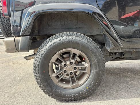 Used 2017 Jeep Wrangler Unlimited Sahara image 22