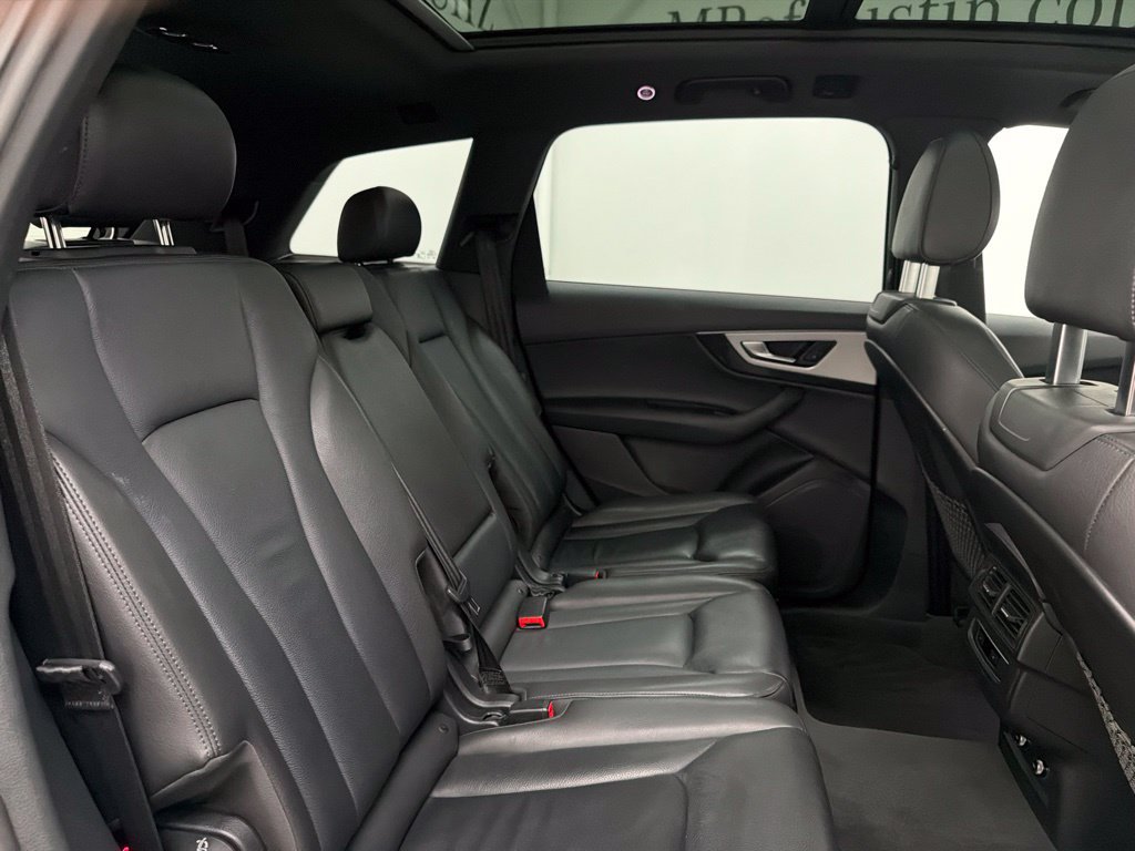 Used 2019 Audi Q7 2.0T Premium w/ Convenience Package AWD/4WD image 32