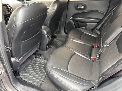 Used 2021 Jeep Compass Latitude FWD image 5