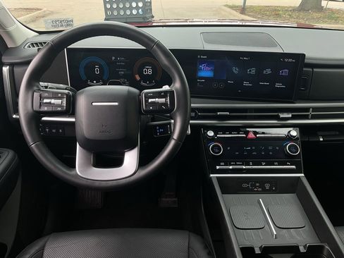 Used 2025 Hyundai Santa Fe SEL FWD image 14