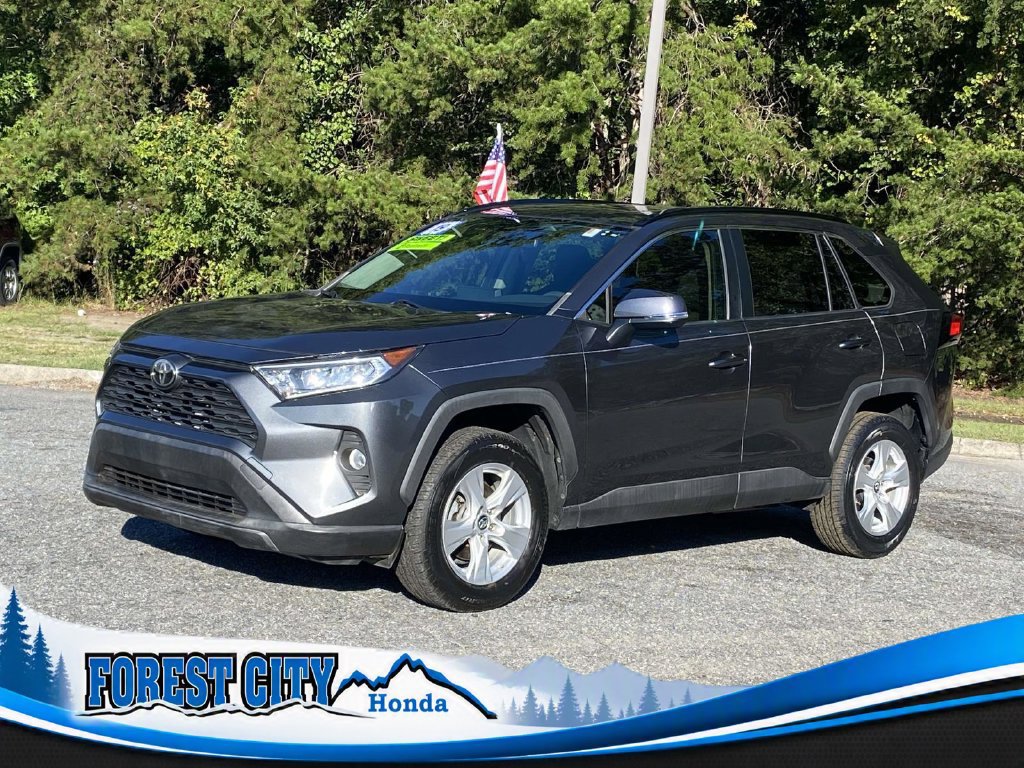 Used 2019 Toyota RAV4 XLE FWD image 1