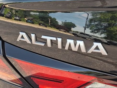 Used 2023 Nissan Altima 2.5 SV w/ SV Premium Package AWD/4WD image 32