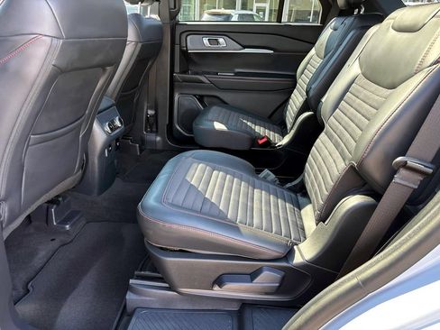 Used 2026 Ford Explorer ST-Line w/ ST-Line Street Pack AWD/4WD image 11
