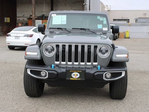 Used 2023 Jeep Wrangler Unlimited Sahara w/ Cold Weather Group AWD/4WD image 2