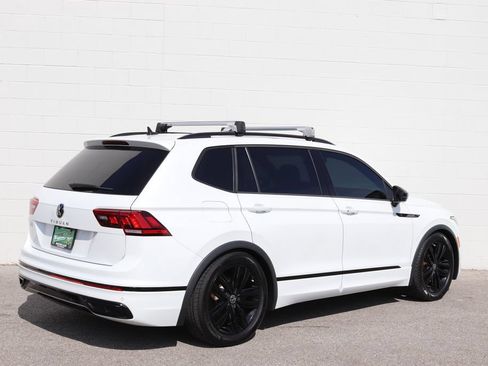 Used 2022 Volkswagen Tiguan SE R-Line FWD image 2