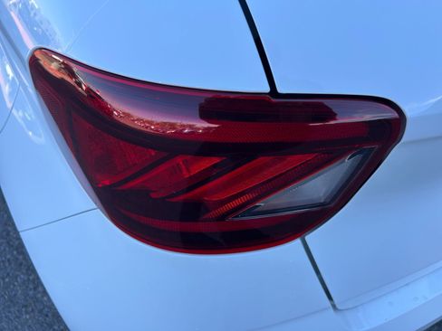 Certified 2024 Hyundai Venue Limited FWD image 27