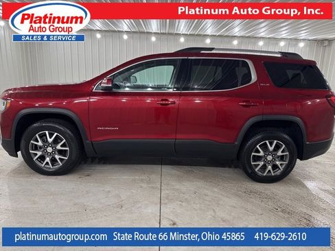 Used 2023 GMC Acadia SLE w/ Driver Convenience Package image 2