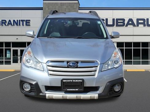 Used 2014 Subaru Outback 2.5i Limited image 3