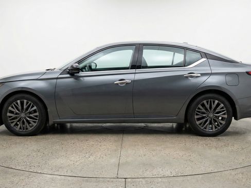 Used 2025 Nissan Altima 2.5 SV image 5