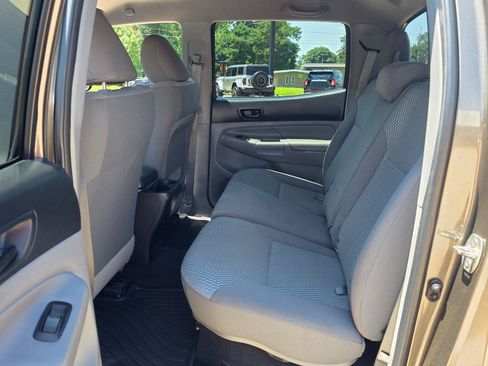 Used 2013 Toyota Tacoma 4x4 Double Cab w/ SR5 Pkg image 11