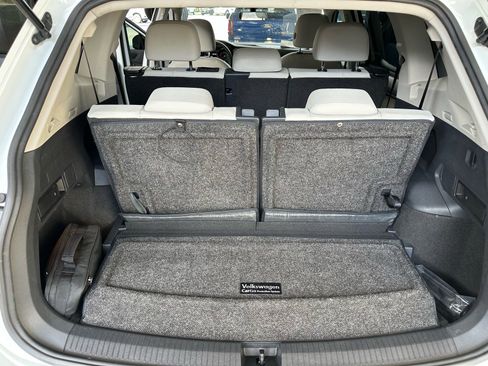 Used 2020 Volkswagen Tiguan SE image 27