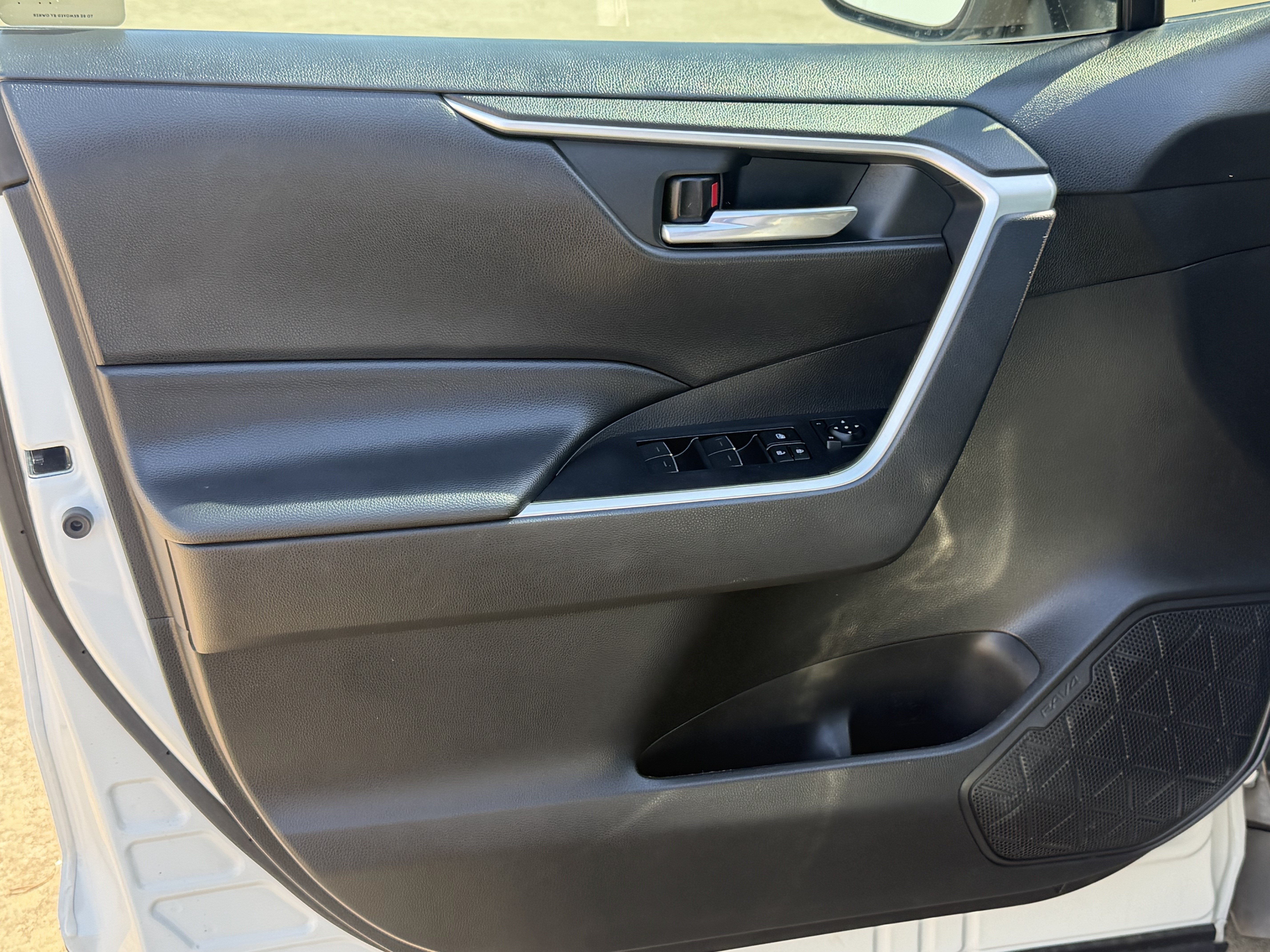 Used 2023 Toyota RAV4 XLE FWD image 12